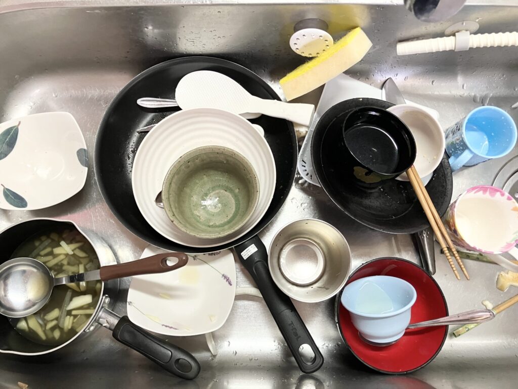 普段の料理が洗い物の食器です（泣）