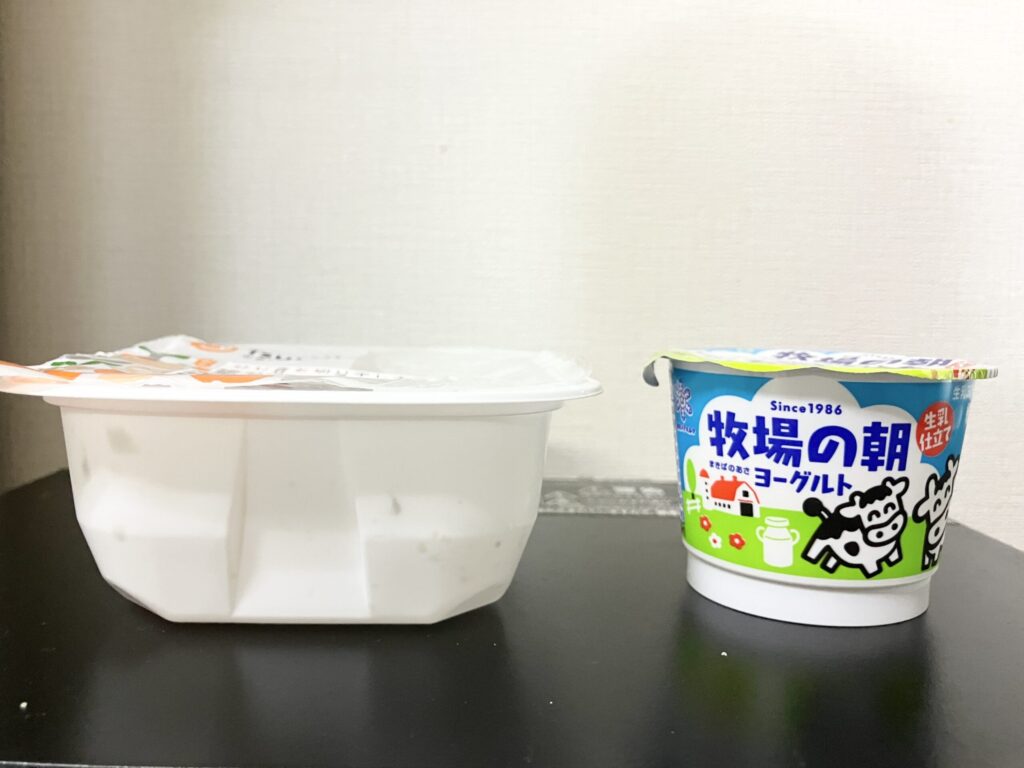 ツクリオの容器とヨーグルトカップの大きさ比較
